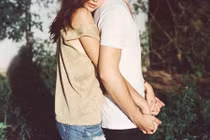 Đàn ông phải bước qua những cám dỗ