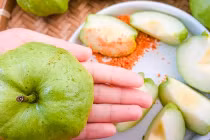 6 điểm cần chú ý khi mua ổi để chọn trúng quả ngon ngọt