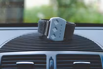 Chiếc vòng tay giúp tài xế thoát khỏi cơn buồn ngủ