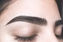 Sai lầm nghiêm trọng khi kẻ lông mày bạn không được mắc phải