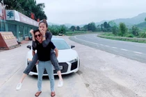 "Phát sốt" ảnh Cường Đô La bê tráp ăn hỏi tại nhà Đàm Thu Trang