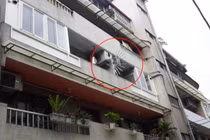 Lý do nhiều nhà lắp khung sắt vòng tròn hình kiếm ở ban công