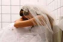 Khóc một mình đêm tân hôn vì ham chồng đại gia