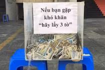 Cảm động thùng tiền từ thiện đặt ở vỉa hè Sài Gòn