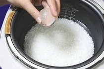 Nấu cơm thả thứ này vào khiến món cơm thơm dẻo giàu dinh dưỡng