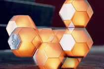 Xu hướng treo đèn trang trí "hót hòn họt" đón năm mới