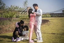 Người đàn ông 60 tuổi mua búp bê tình dục, coi như con gái