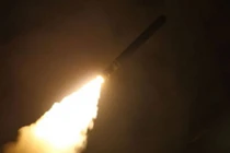 Video: Mỹ công bố video nã tên lửa Tomahawk vào Syria