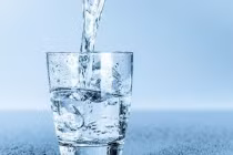 Khung giờ uống nước lọc giải nhiệt cơ thể, thải độc gan thận