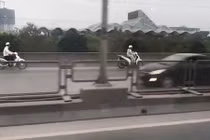 Video: 4 "ninja" nối đuôi nhau phóng ngược chiều trên cầu cạn vành đai 3