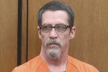 Chàng trai cầu xin tòa án tha cho người bắt cóc mình 13 năm