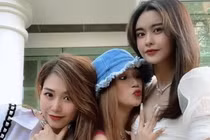 Sao Việt bị nhắc nhở vì bàn tay "hư"