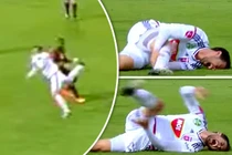 Video: Siêu sao ăn vạ như "cá giãy chết" khiến CĐV cười té ghế