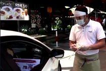 Video: Nhà hàng phục vụ bữa ăn ngay trong xe hơi