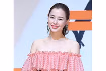 “Hoa hậu đẹp nhất Hàn Quốc” mặc trễ nải khoe vòng 1 bốc lửa