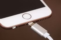 5 cách sửa lỗi khi không thể sạc pin cho iPhone
