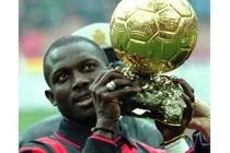 "Quả bóng vàng 1995" George Weah đắc cử Tổng thống Liberia