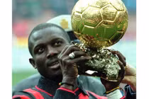 "Quả bóng vàng 1995" George Weah đắc cử Tổng thống Liberia