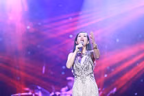 Hồng Nhung bất ngờ gồng mình làm điều này sau "cú sốc" ly hôn