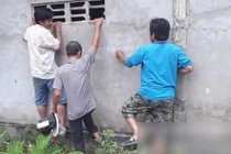 Vì sao người mẹ nhốt con trong "ngục tối" suốt 10 năm?