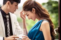 Nỗi khổ của người đàn ông lấy vợ đã trẻ lại còn đẹp