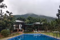 Ôm tiền về quê săn đất hàng nghìn m2, đại gia bán cả dinh cơ