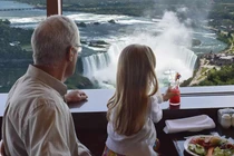 Video: Ngắm thác Niagara hùng vĩ từ nhà hàng xoay độc đáo cao 250 m