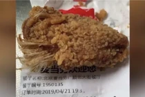 Rùng mình khi mua phải cánh gà McDonald vẫn còn nguyên lông