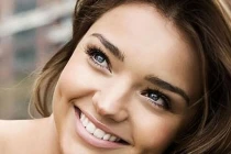 Tướng người có má lúm đồng tiền sướng khổ thăng trầm ra sao?