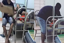 Dân mạng ngưỡng mộ anh chồng vừa ru con vừa chăm sóc vợ bầu