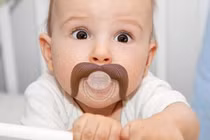 Video: Khi trẻ con làm những hành động kì quặc mà người lớn không hiểu