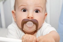 Video: Khi trẻ con làm những hành động kì quặc mà người lớn không hiểu