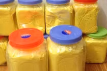 "Rùng mình" công nghệ sản xuất tinh bột nghệ "nhà làm"