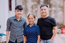 "Mẹ tôi - bà Tân Vlog- từng là cô gái đẹp nhất làng"