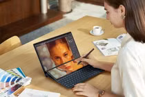 Lộ diện mẫu laptop 14 inch 2 màn hình mỏng nhẹ nhất thế giới