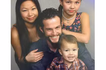 Đăng Facebook nhờ tìm mẹ bị cướp biển bắt 33 năm trước