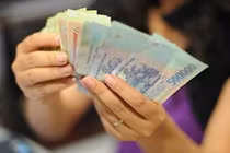 Lên bảng dự trù chi tiêu Tết sơ sơ "bay mất" 17 triệu đồng