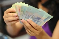 Lên bảng dự trù chi tiêu Tết sơ sơ "bay mất" 17 triệu đồng