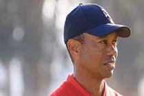 Tỷ phú USD Tiger Woods dính vụ kiện trên trời rơi xuống