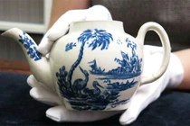 Mua ấm nứt hơn 450.000 đồng, nhưng khi bán sốc nặng vì "ôm" tiền tỷ