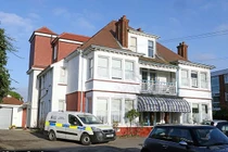 Lời khai sốc của thầy giáo quăng mẹ già từ ban công hơn 4 m