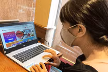 Tùy tiện mở thẻ ngân hàng, nhiều người mang nợ mà không hay