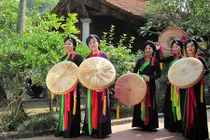 Chiếc nón quai thao của phụ nữ Việt