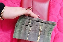 Dân mạng khoe tiền thưởng Tết rầm rầm trên Facebook