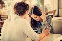 Bạn trai lỡ hẹn, cô gái tìm người tình cũ để làm chuyện này trong đêm