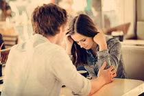 Bạn trai lỡ hẹn, cô gái tìm người tình cũ để làm chuyện này trong đêm