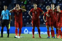 Fan Hàn Quốc nhiệt tình an ủi đội tuyển Việt Nam sau trận thua