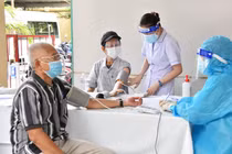 Mắc nhiều bệnh nền có tiêm vắc-xin Covid-19 được không?