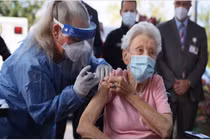 Tác dụng phụ của vaccine Covid-19 sẽ xuất hiện và kéo dài bao lâu?