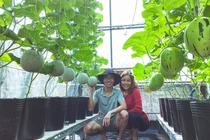 Chàng trai biến sân thượng thành trang trại thu nhỏ khiến ai cũng mê